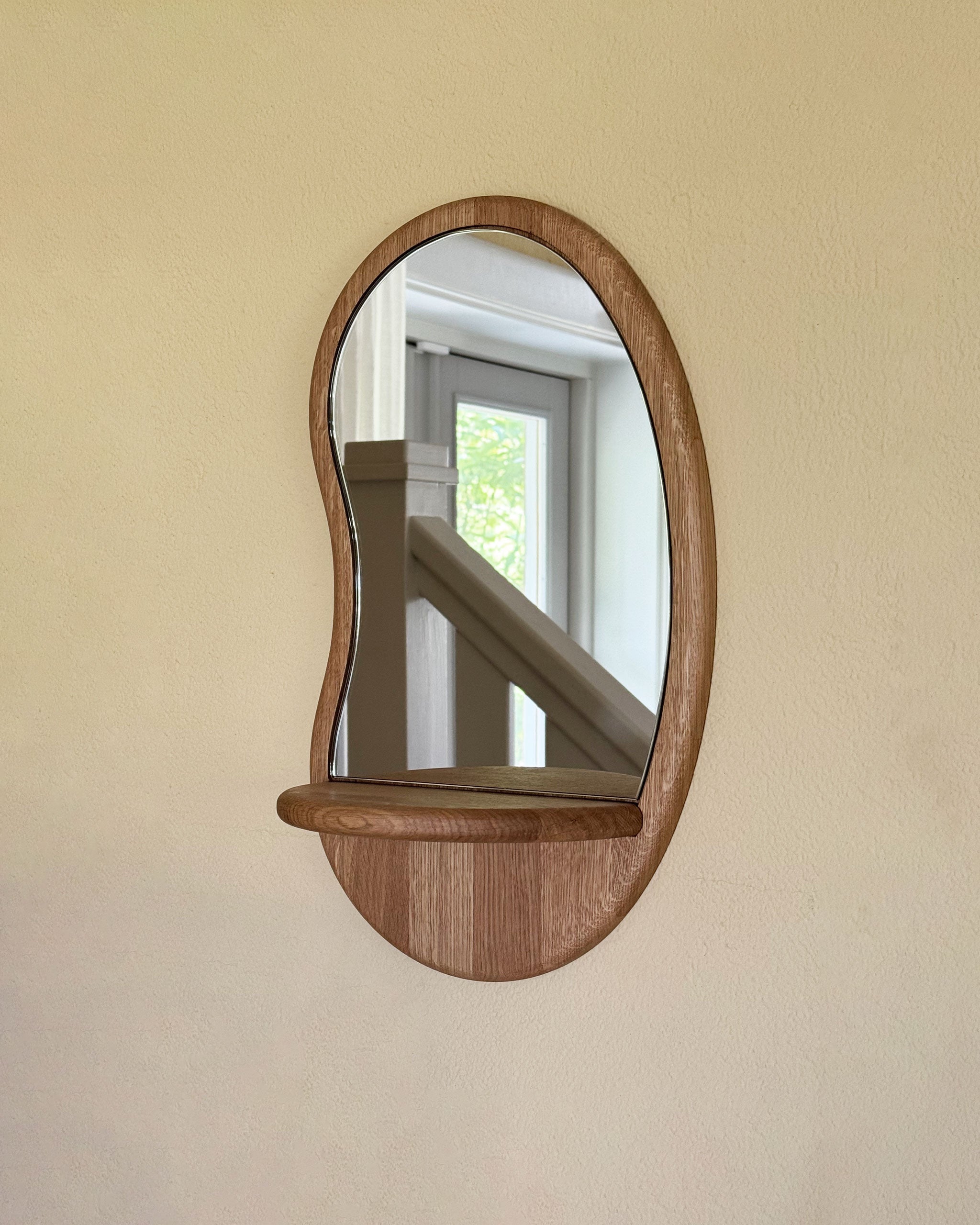 FLOWY SHELF OAK